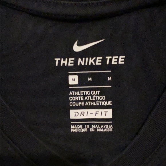 Nike tee - Picture 2 of 5